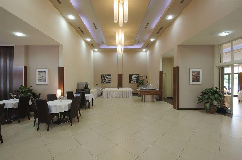 Hotel Fontana Бузет Екстер'єр фото